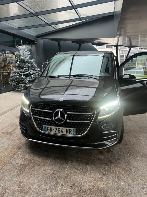 Mercedes Benz V-class - Image 2